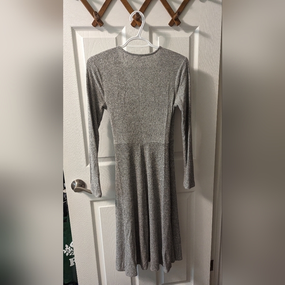 Old Navy Heather Grey & White Skater Style Wrap Dress | Size Small - Picture 5 of 8